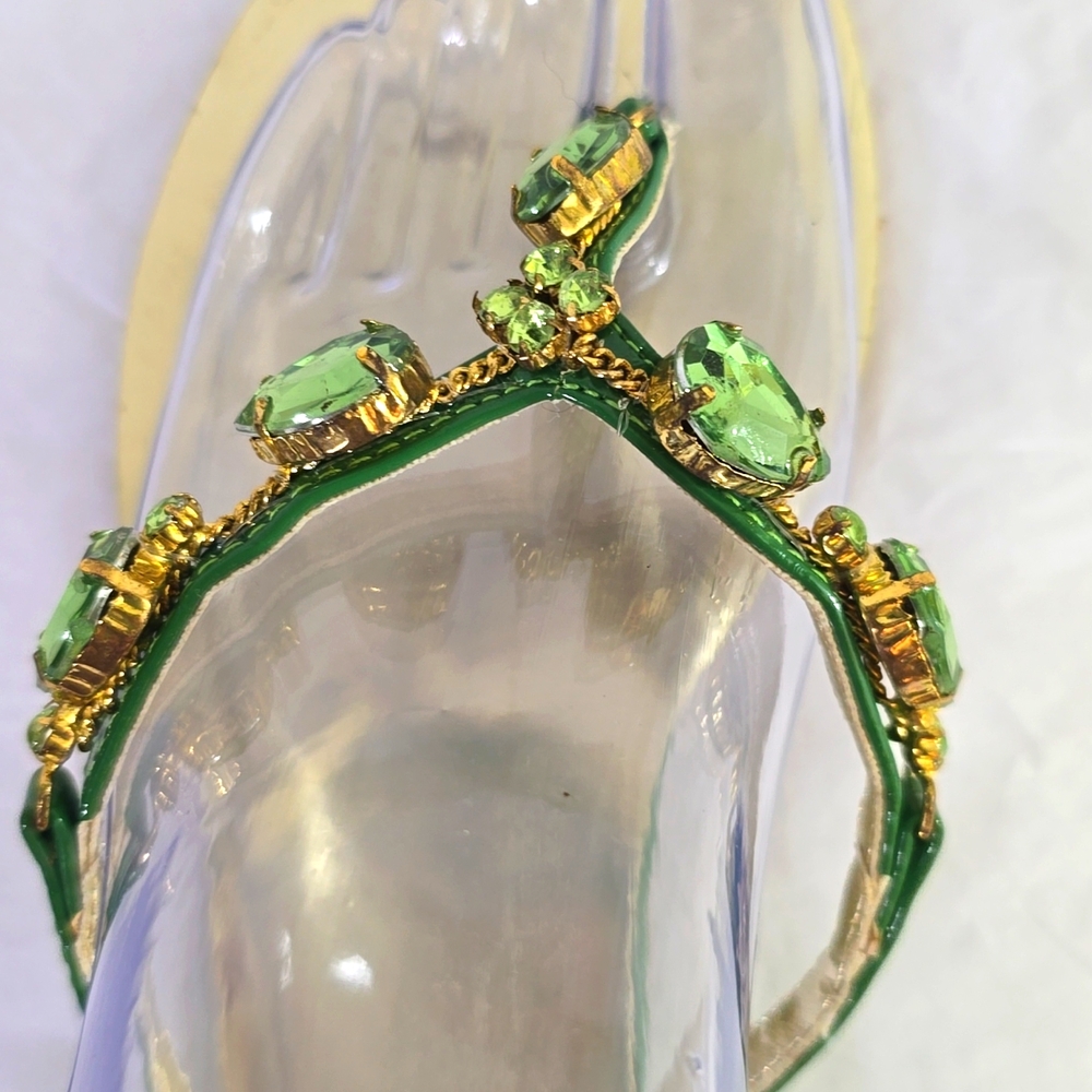 XOXO Women's Green Gem Golden Rosebud Sandals Sz 7 Fits 8 NWT - Picture 7 of 13